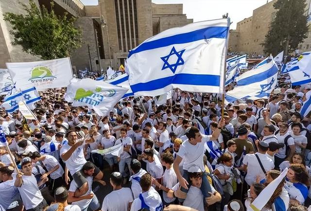 以色列为什么这么疯狂？探究其背后的原因，以色列行为背后的深层原因探究，国家疯狂的真相探索