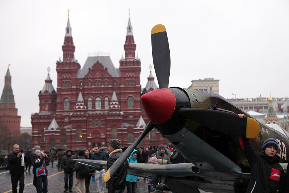 今日国际新闻最新消息，俄罗斯直播阅兵盛大举行，俄罗斯盛大直播阅兵，今日国际新闻焦点