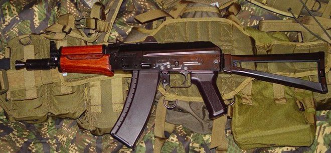 AK74U短突击步枪,现代战场上的短突击利器,AK74U短突击步枪,现代战场的短突击利器
