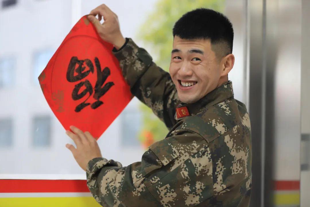 中央军事频道虎班长王虎，铁血丹心铸军魂，中央军事频道虎班长王虎，铁血丹心铸就军魂传奇