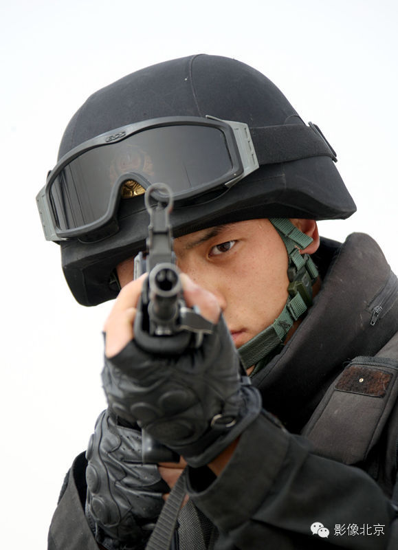 武警雪豹突击队刘洋的卓越生涯，武警雪豹突击队精英刘洋，卓越生涯的辉煌篇章