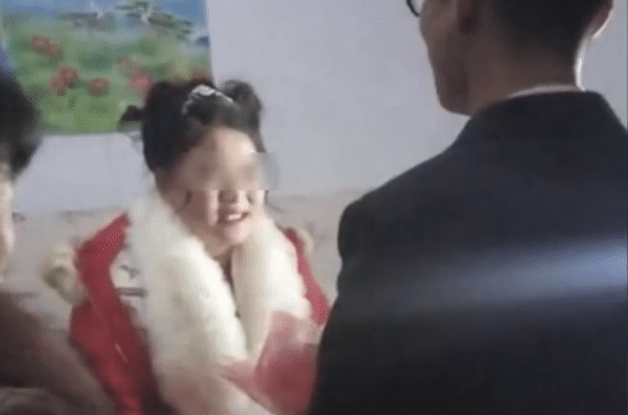 女兵死后不被放过,对英勇牺牲者的无尽敬意与深刻反思,女兵英勇牺牲背后的无尽敬意与深刻反思