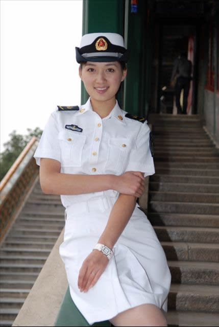 台湾省女兵军装，展现新时代风采的亮丽风景线，台湾女兵军装风采，新时代亮丽风景线展现巾帼英雄本色