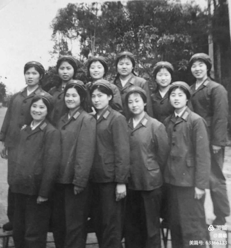 女兵65式军装图片，历史、特点与现代意义，女兵65式军装，历史特点与现代意义之探究