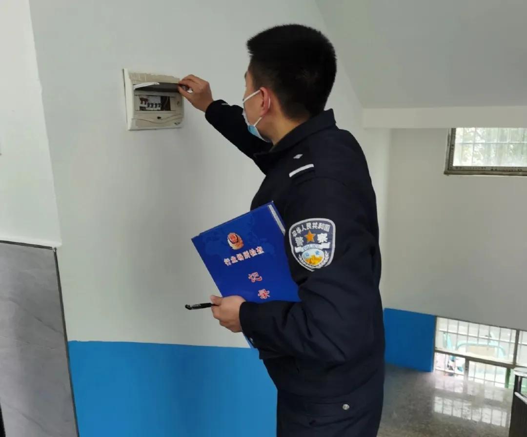 贵溪市人民武装部官网,连接军民,共筑国防的桥梁,贵溪市人民武装部官网,军民共筑国防的桥梁