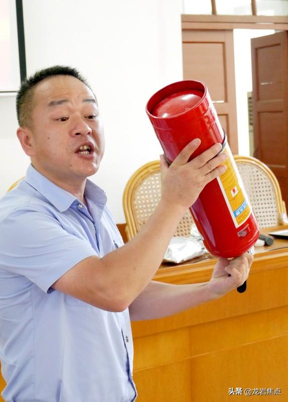 丁小兵个人简历，丁小兵个人简历简介