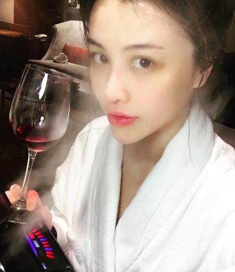 裤裆摸出手榴弹,一场荒诞与真实的交织,裤裆摸出手榴弹,荒诞与真实的交织之旅