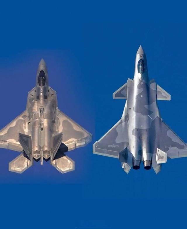 歼-20与F-22，谁更胜一筹？——两款先进战斗机的对比，歼-20与F-22，谁主沉浮？——两款顶尖战斗机的深度对比