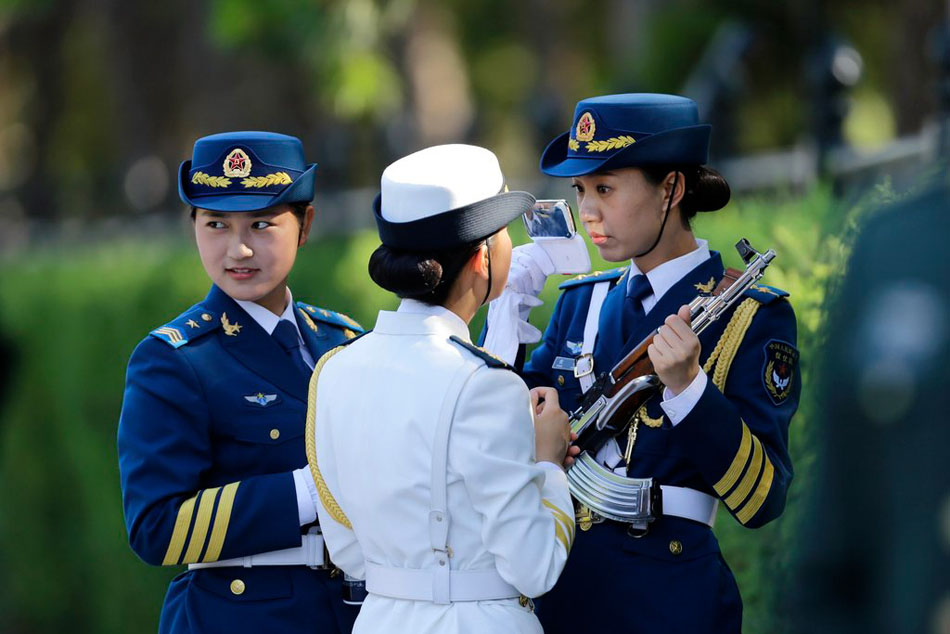 荣耀之光，走进中国人民解放军女兵仪仗队的世界——以纪念辉煌的2019年，荣耀之光，中国人民解放军女兵仪仗队纪念辉煌的2019年