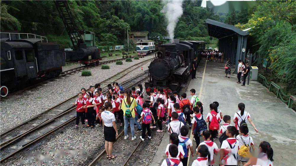 三期必出特一肖——刘伯温的传奇预测与智慧解读,刘伯温传奇预测解读,三期必出特一肖之智慧标题