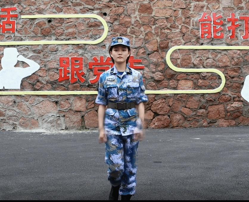 新式迷彩服亮相，军事科技与时尚设计的完美结合，军事科技与时尚设计融合，全新迷彩服亮相展现独特魅力