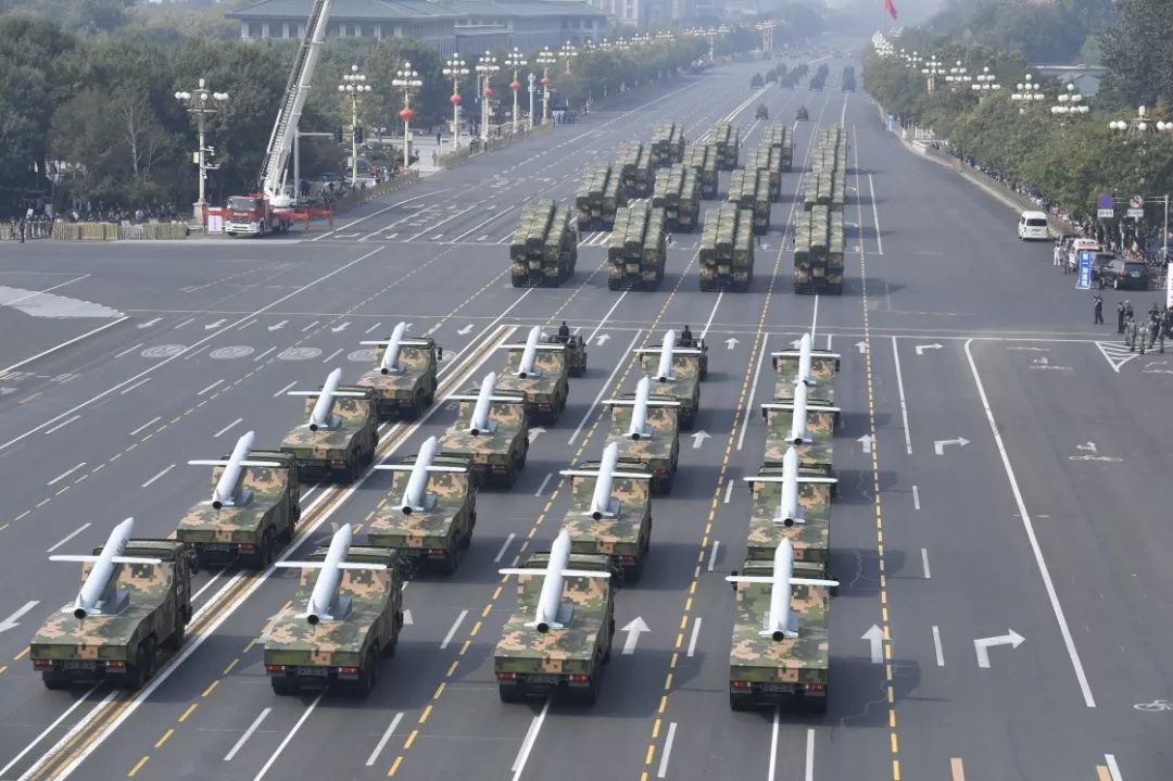 舰空导弹方队,捍卫海空的锐利之剑,海空卫士,舰空导弹方队锐利出击捍卫蓝天海域安全