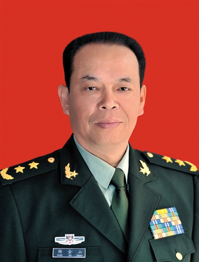 副司令员何利，卓越领导力与无私奉献的典范，副司令员何利，卓越领导与无私奉献的楷模