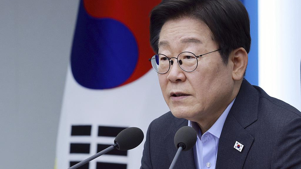 尹锡悦宣布进入国家哀悼期，举国同悲，共悼逝者，尹锡悦宣布国家哀悼期，全国共悼逝者