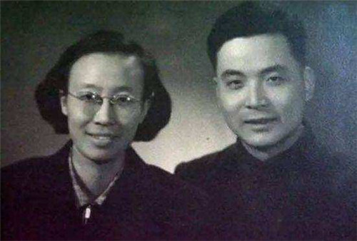 邓志典，一位卓越的人物典范，邓志典，卓越人物典范的光辉典范