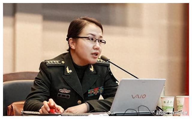 军事评论员李莉军衔级别探究，军事评论员李莉的军衔级别揭秘