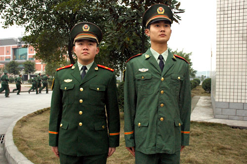 武警常服大衣图片，展现军威与荣耀的象征，武警常服大衣图片，军威与荣耀的展现