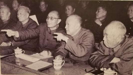 他是中国两弹一星之父——一位伟大的科学家的传奇人生，中国两弹一星之父，伟大科学家的传奇人生