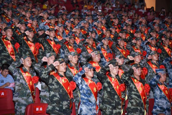 老兵与新兵，一场关于训练与挑战的故事，老兵新兵训练挑战记，传承与突破的故事
