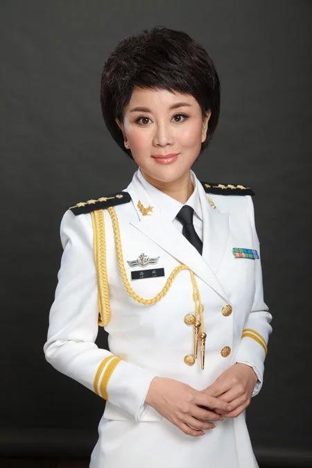 国防军事频道主持人丁丽的独特魅力与影响力，国防军事频道主持人丁丽的魅力与影响力解析