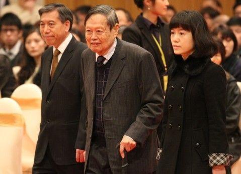 邓稼先，历史人物的卓越贡献与崇高评价，邓稼先，卓越贡献的历史人物与崇高评价