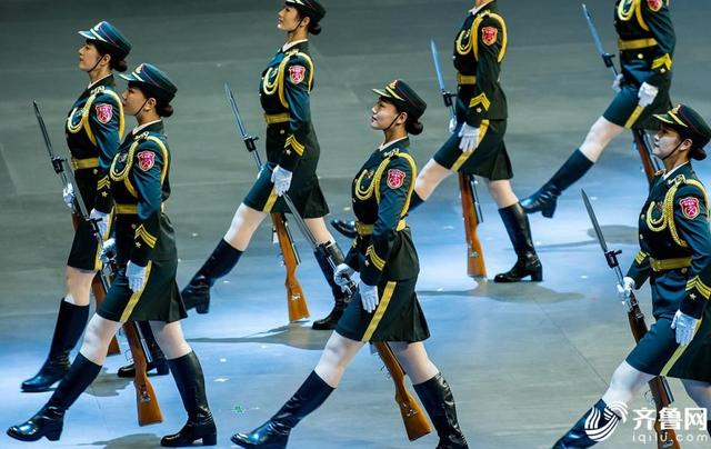 仪仗队空军女兵，荣耀与担当，仪仗队空军女兵的荣耀与担当之旅