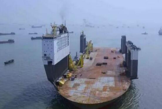 半潜船靠码头吗?——探究半潜船运作与码头的关系,半潜船运作与码头的关系探究,半潜船是否靠码头?