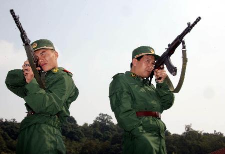 独臂英雄丁晓兵降级背后的英勇与坚韧,独臂英雄丁晓兵降级背后的坚韧与英勇传奇