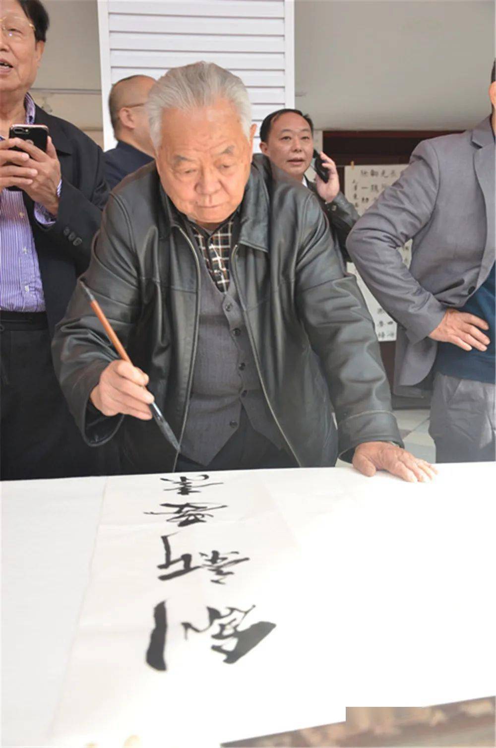 中国人民志愿军军歌指挥，英勇之歌的引领者与诠释者，中国人民志愿军军歌指挥，英勇之歌的领航者与诠释者