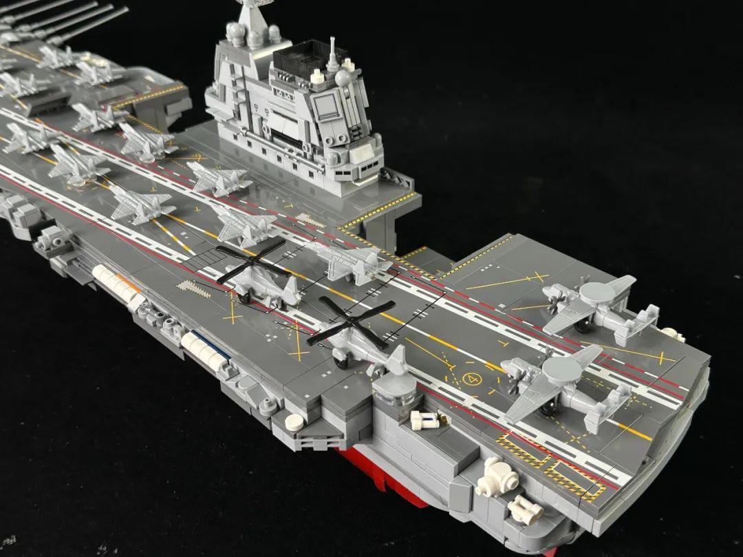 山东舰模型细节图,探索中国海军新里程碑的精湛工艺,山东舰模型细节展现,中国海军新里程碑的精湛工艺探索