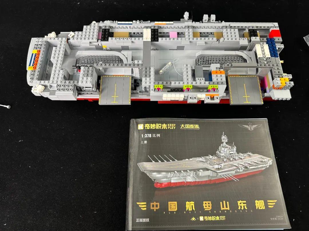 山东舰模型细节图,探索中国海军新里程碑的精湛工艺,山东舰模型细节展现,中国海军新里程碑的精湛工艺探索