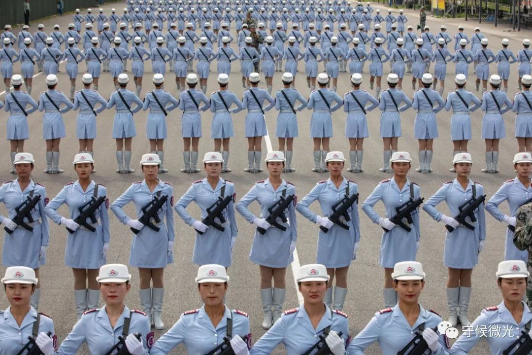 2021年中国阅兵式中的女兵风采——视频展现的震撼力量，阅兵式上的女兵风采，展现中国力量的震撼视频