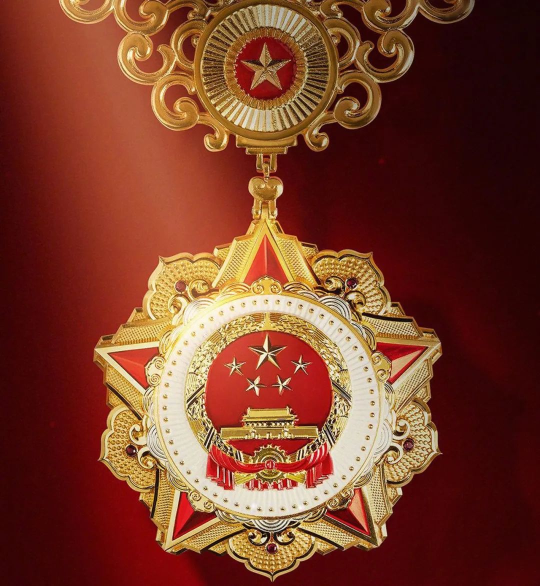 八一勋章与共和国勋章，两种荣誉的比较与探讨，八一勋章与共和国勋章，荣誉对比与探讨