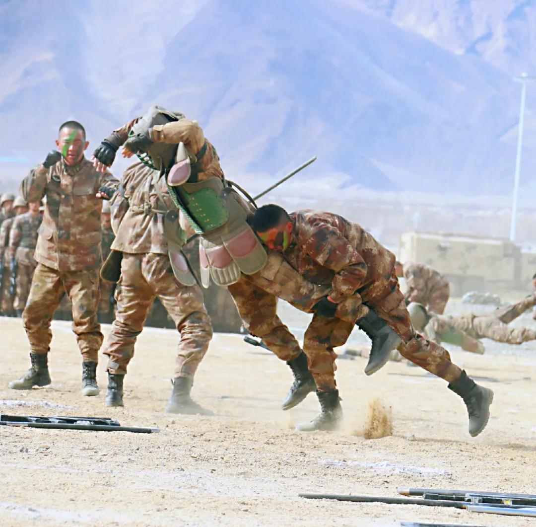 小型冷兵器图片，历史、种类与影响，小型冷兵器，图片展示、历史演变、种类多样及其深远影响