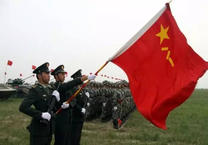 中国人民解放军军旗确定年份及其深远影响，中国人民解放军军旗确定年份及其深远影响的探究