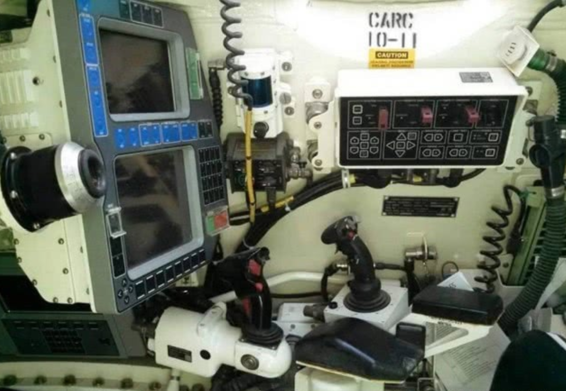 探索99A2式主战坦克驾驶室,设计与功能解析,99A2主战坦克驾驶室探索,设计与功能深度解析