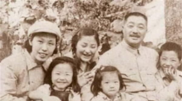 瓦良格号购买背后的故事，历史与价值的交织，瓦良格号背后的历史价值，购买故事深度解析