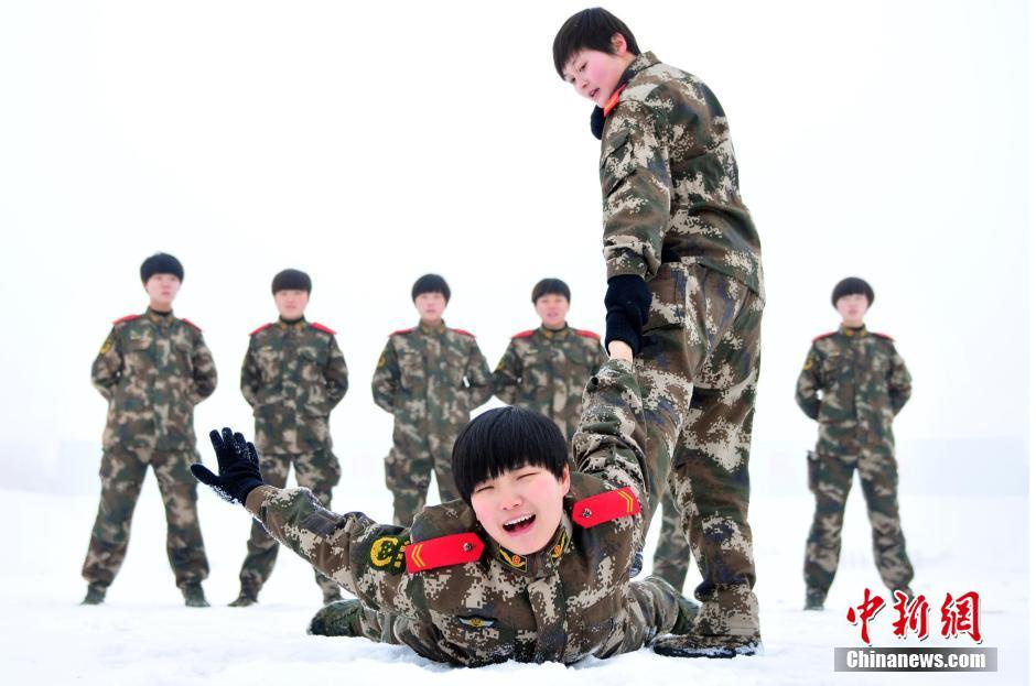 中国有特战女兵吗？——性别平等下的军事力量展现，性别平等下的军事力量展现，特战女兵的存在与力量探索