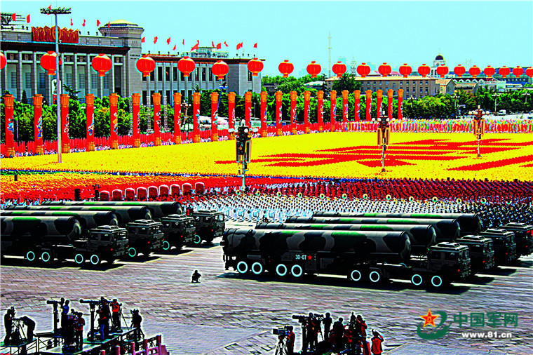 重温辉煌瞬间，2009国庆阅兵完整视频回顾，重温辉煌瞬间，2009国庆阅兵精彩瞬间回顾