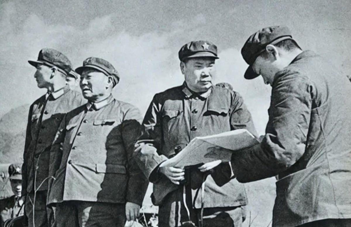 中国人民志愿军的作者，历史与文学的交织，中国人民志愿军，历史与文学的交织之作者探究