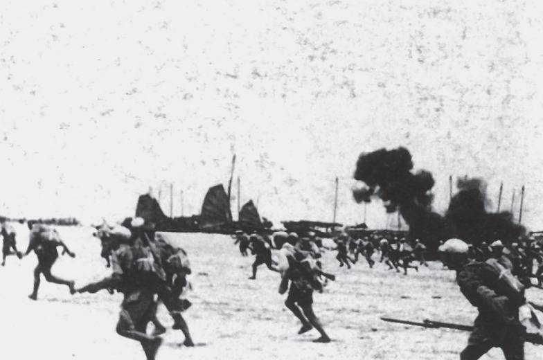 海南岛战役胜利后的合影,荣耀的瞬间,历史的见证,海南岛战役胜利后的荣耀瞬间,历史见证的合影