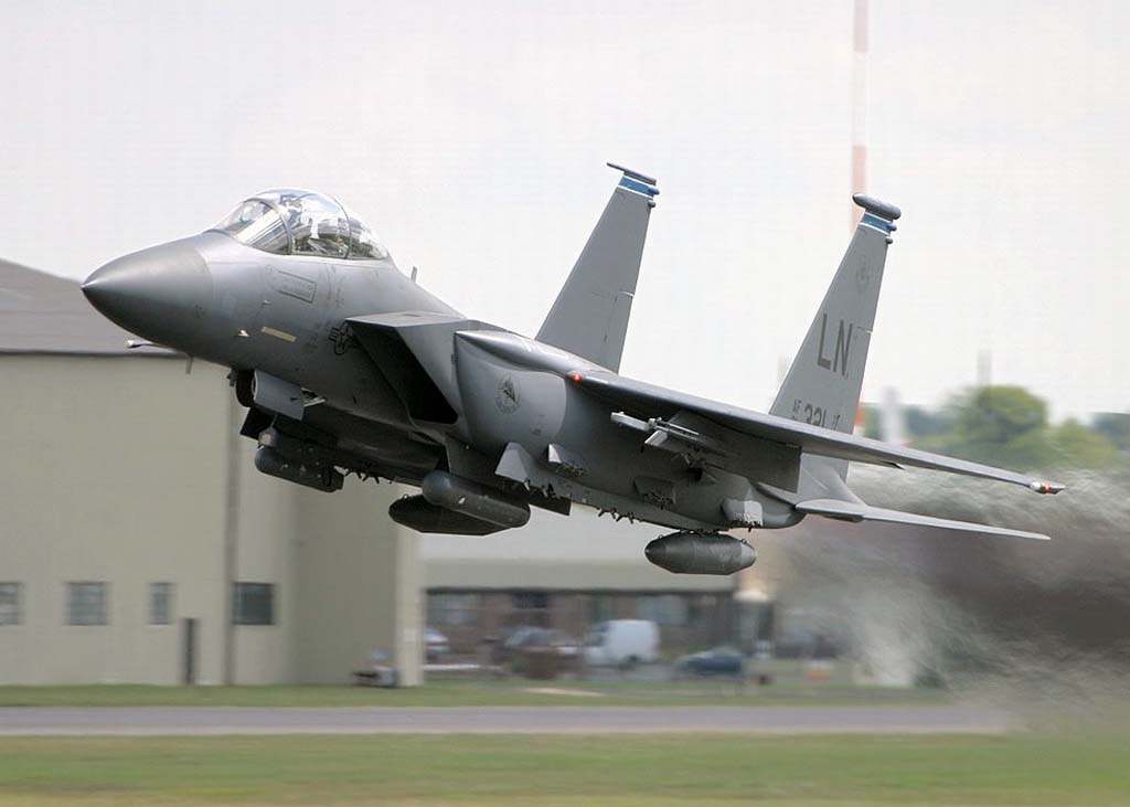 F-15舰载机型，空中巨人的海上新舞台，F-15舰载机型，空中巨人的海上新篇章