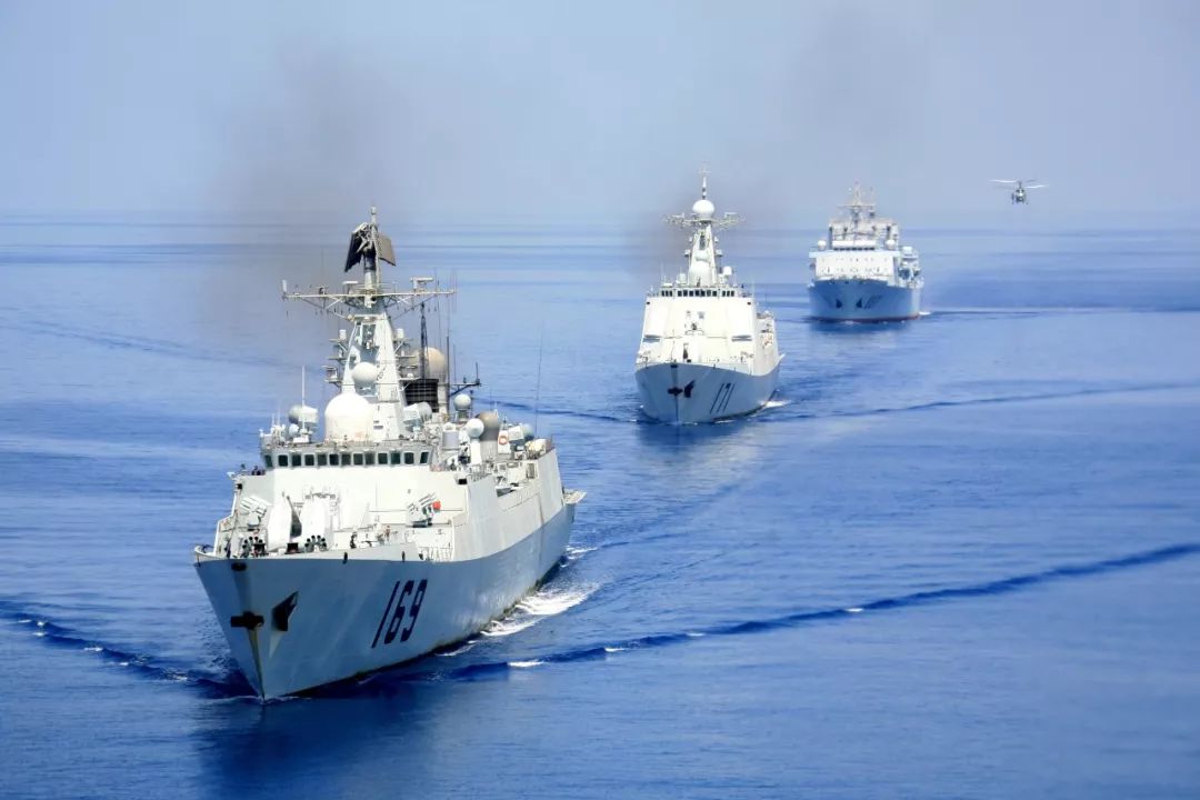 中国海军组建十周年，回顾与前瞻，中国海军组建十周年回顾与前瞻，辉煌历程与展望发展