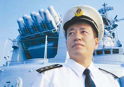 井冈山舰舰长杨扬的卓越军事生涯，井冈山舰舰长杨扬的杰出军事生涯之路