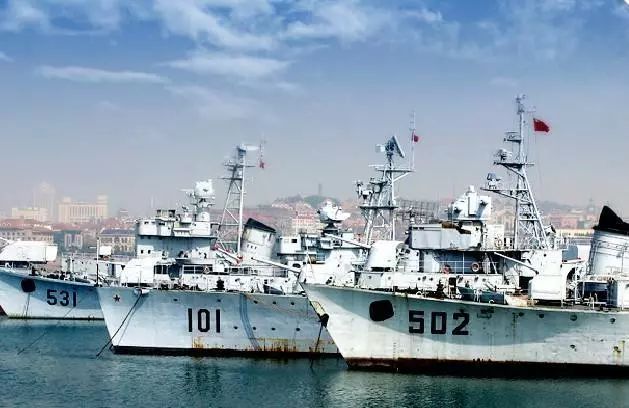 中国海军的辉煌历程,七十年峥嵘岁月,中国海军七十年辉煌历程,峥嵘岁月铸就海上强国梦