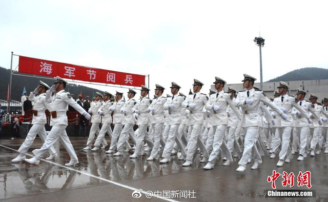海军大连舰艇学院的女生存在与否及其角色定位，海军大连舰艇学院女生存在与角色定位探讨