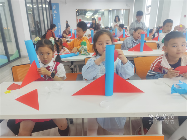 航天火箭模型手工制作，探索宇宙的微观之旅，航天火箭模型手工制作，微观宇宙探索之旅启程