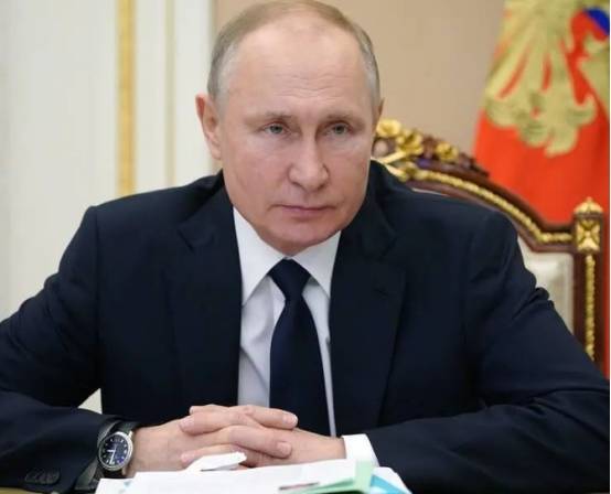 普京眼中的俄罗斯复兴,从挑战走向繁荣,普京视角下的俄罗斯复兴,挑战中的繁荣之路