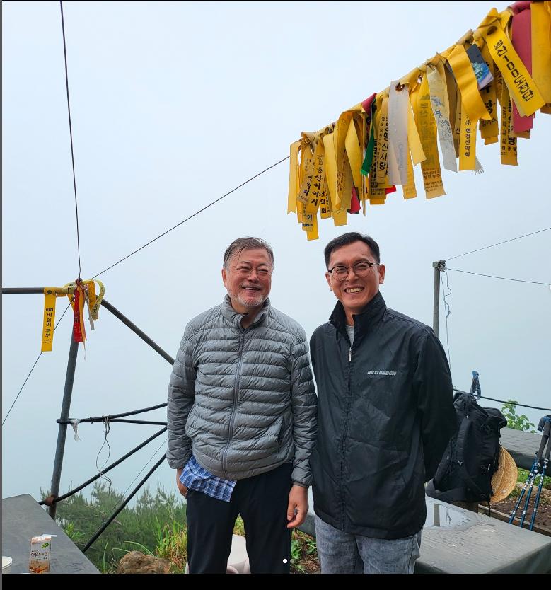 文在寅的总统生涯，回顾与解析，文在寅总统生涯回顾与解析