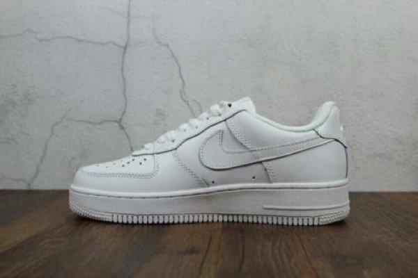 空军一号正品底硬吗?——深度解析空军一号鞋款底材性能,空军一号鞋款底材性能深度解析,鞋底硬度如何?